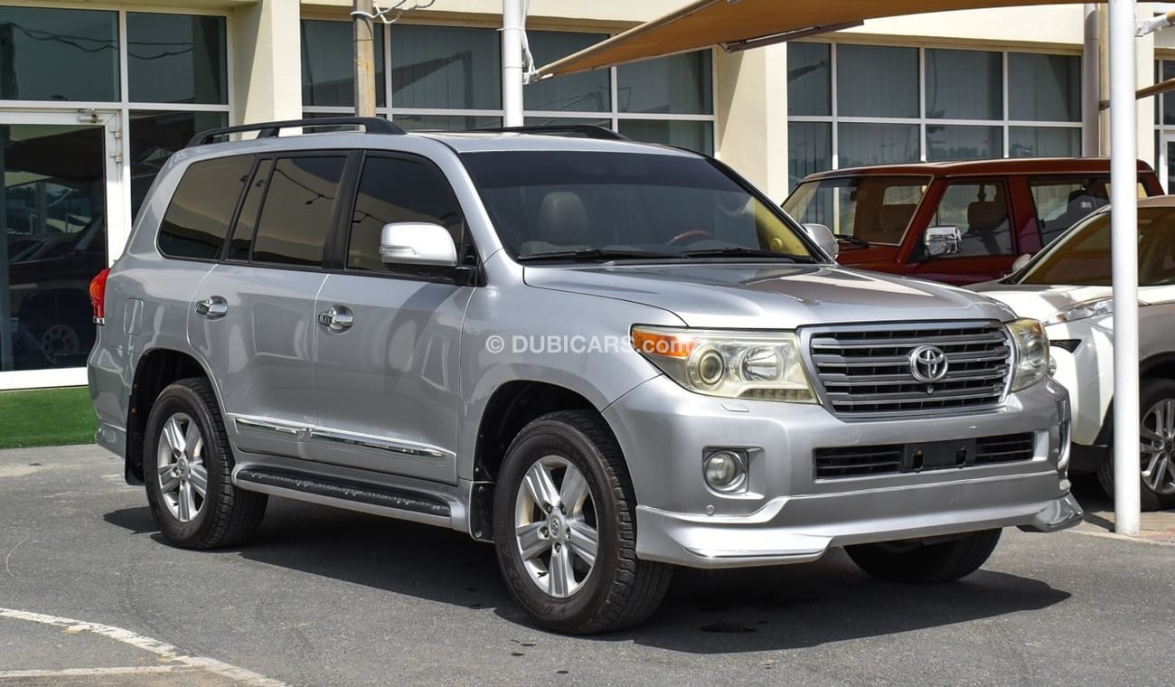 Toyota Land Cruiser VXR 5.7 V8