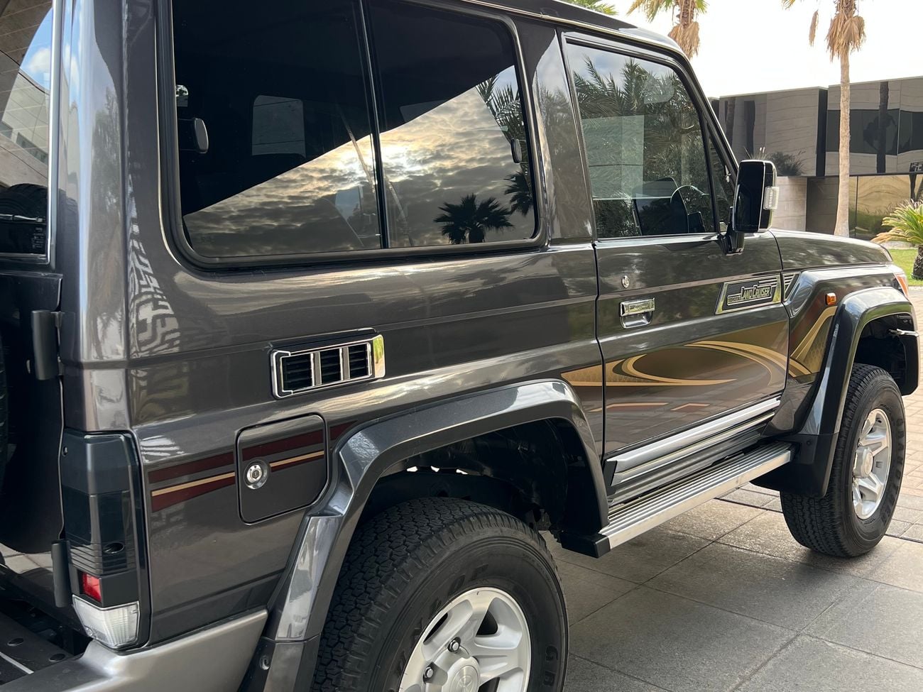 Toyota Land Cruiser 70