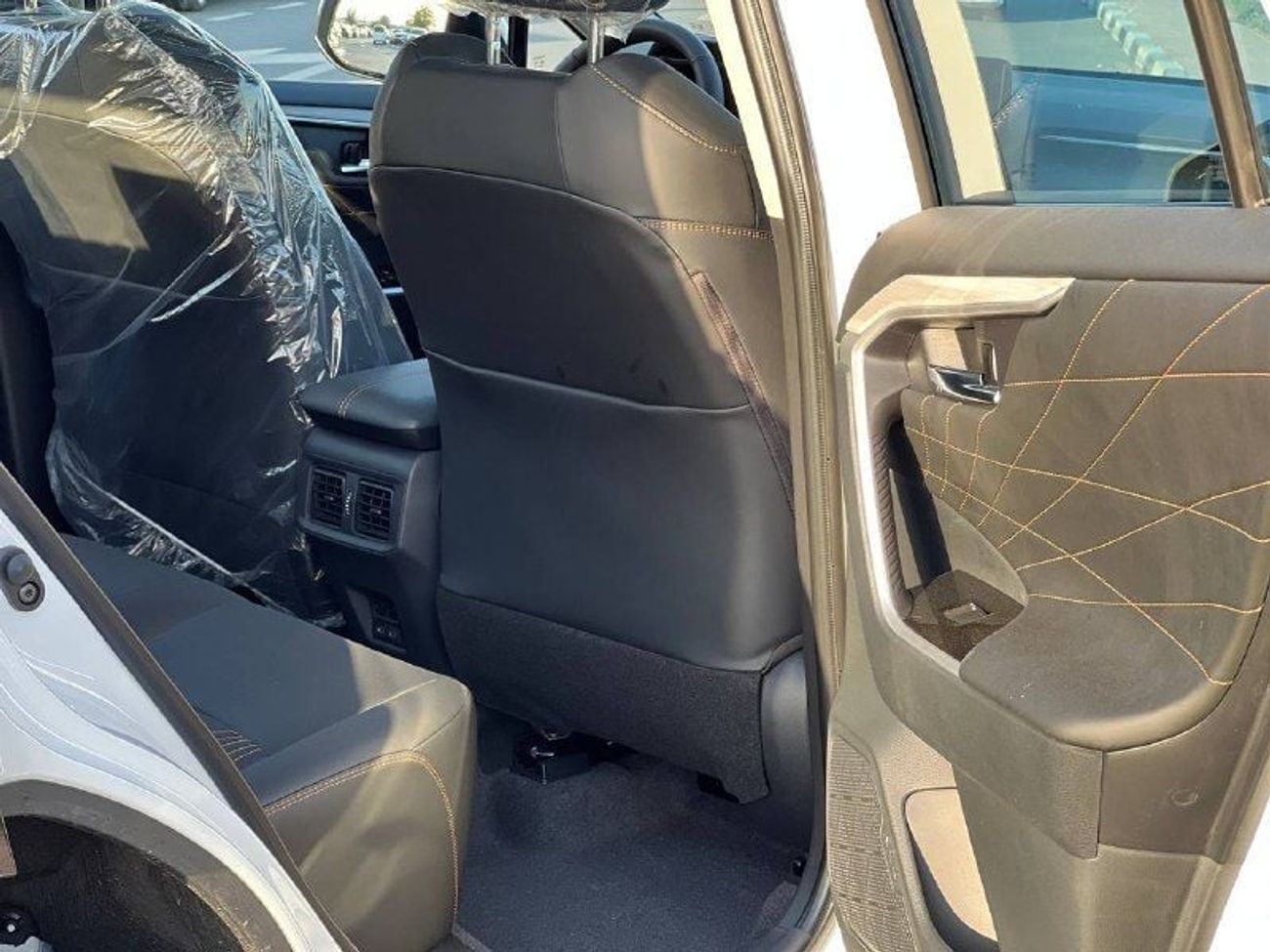 تويوتا راف ٤ 2.0L PTR A/T // 2025 // FULL OPTION WITH 360 CAMERA , RADAR , WIRELESS CHARGE //SPECIAL OFFER // BY