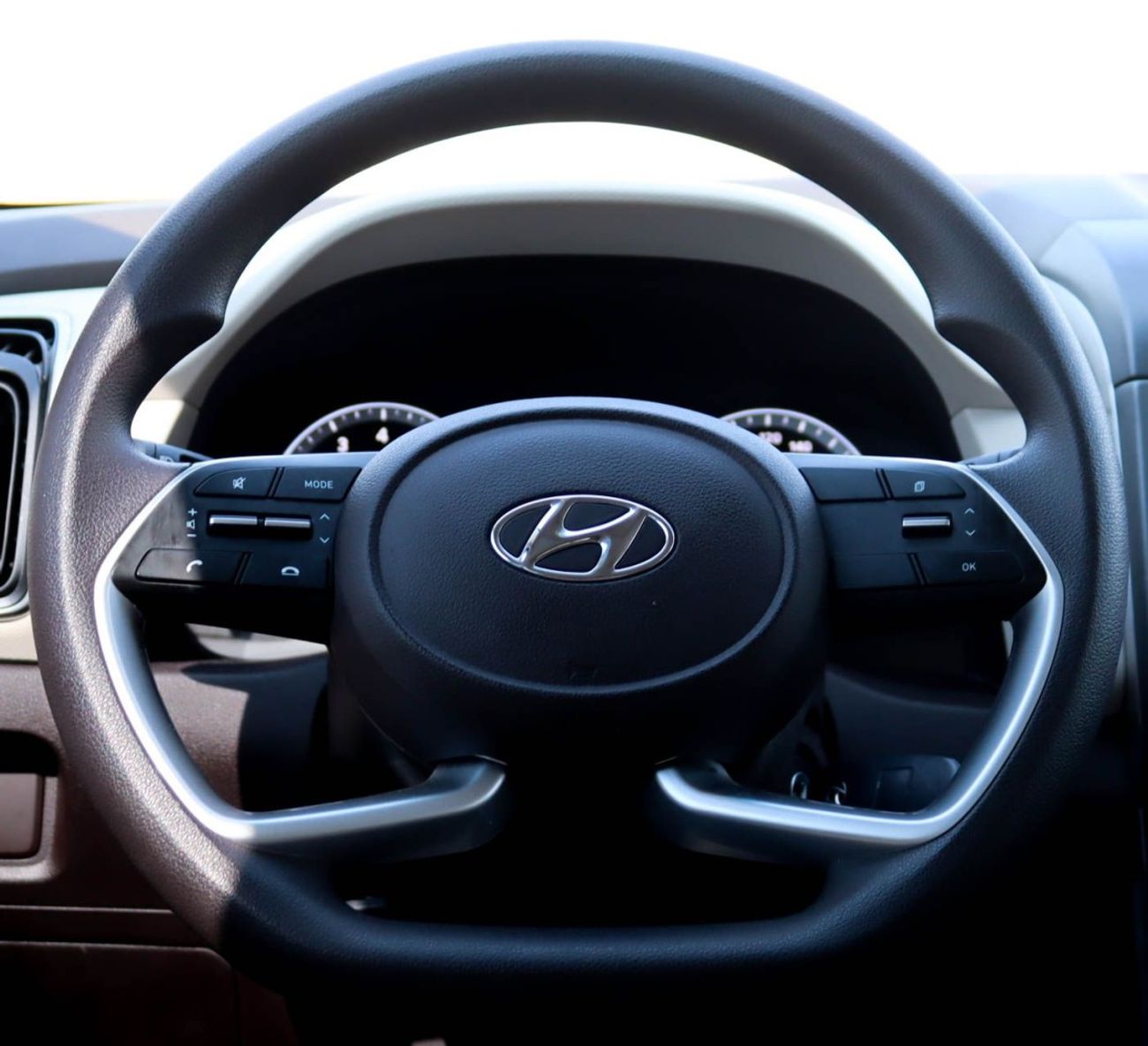 Hyundai Creta Base 1.6L Hyundai Creta 1.6 L 2023 Korean accident-free in excellent condition