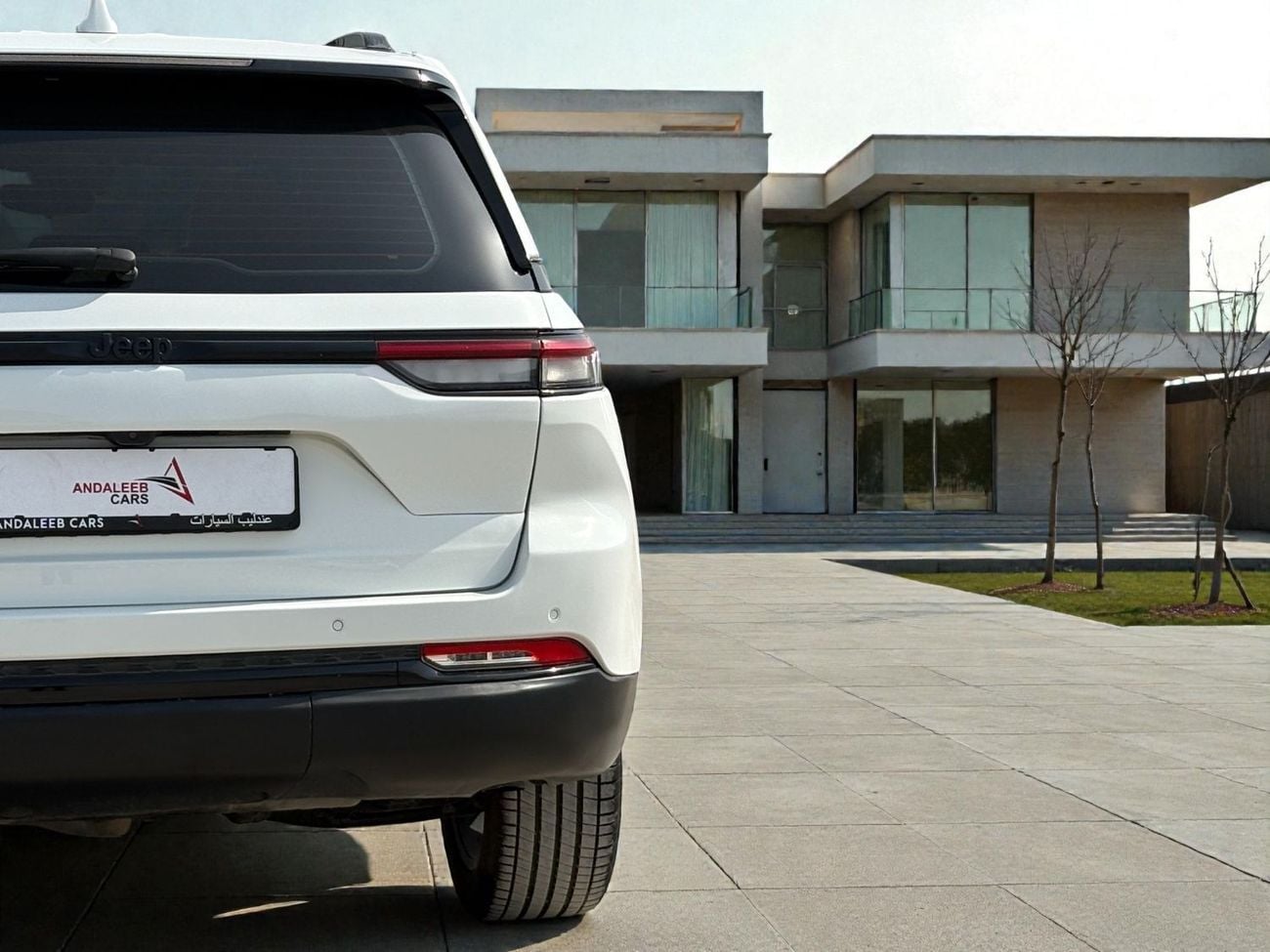 Jeep Grand Cherokee Altitude 3.6L 2022 | GCC SPECS | AED 2,580 PER MONTH | Agency Warranty & Valid Service Contract.