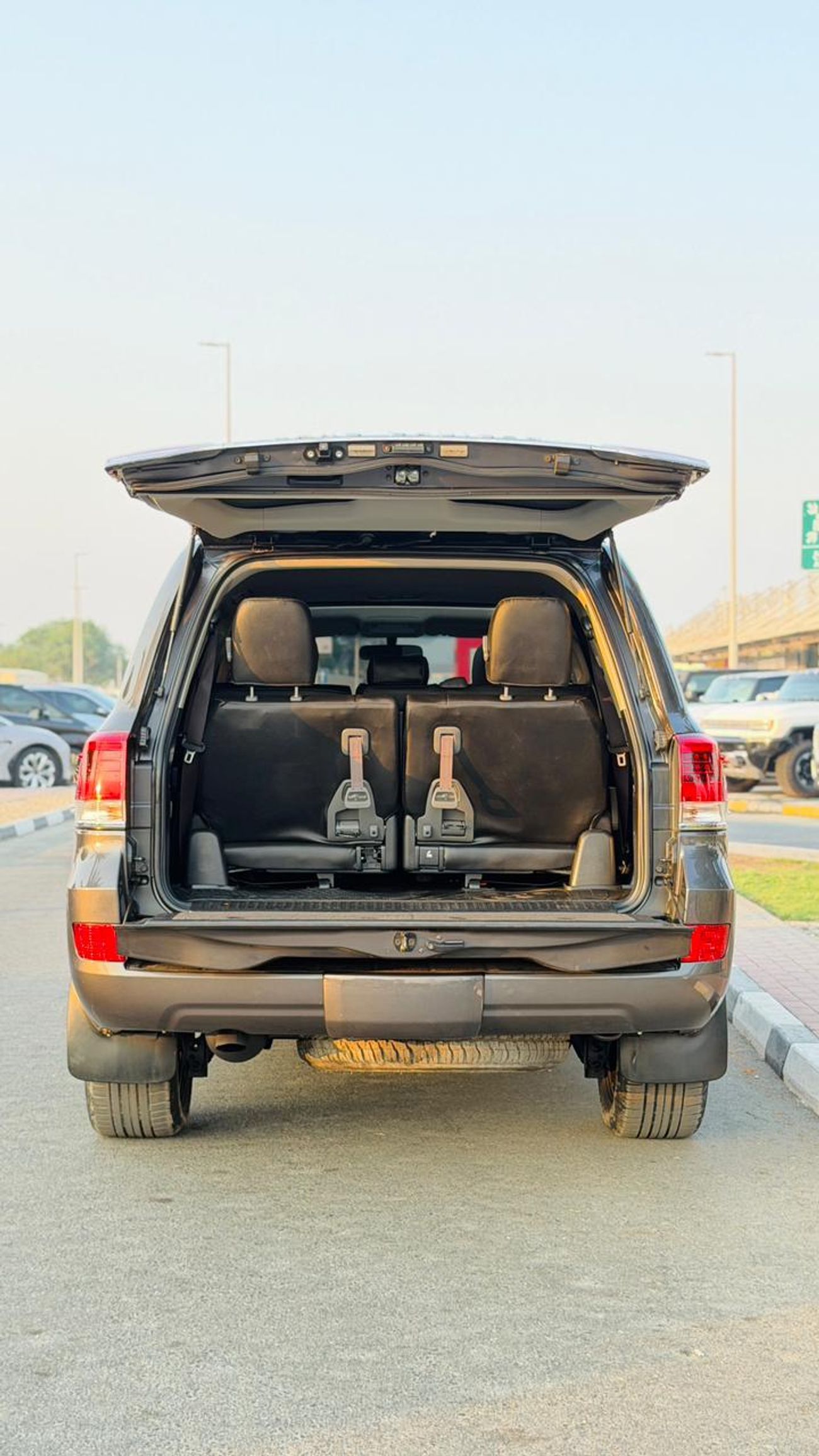 Toyota Land Cruiser PUSH START | SUNROOF | AUTO TRANSMISSION | 4.5L | POWER WINDOWS |