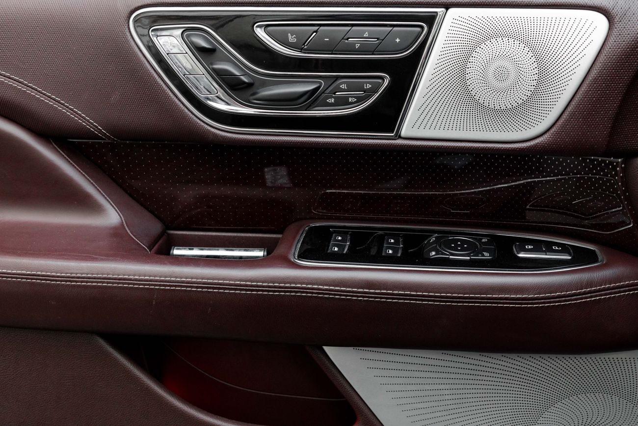 Lincoln Navigator 2,742 P.M | 0% Downpayment | LINCOLN NAVIGATOR PRESIDENTIAL!