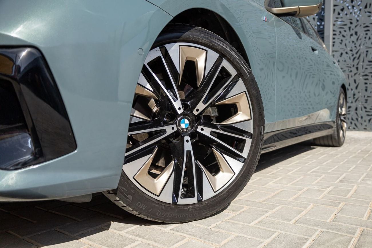 BMW 520i M SPORT 2024 BMW 520i M-Sport GCC | Agency warranty | Service contract