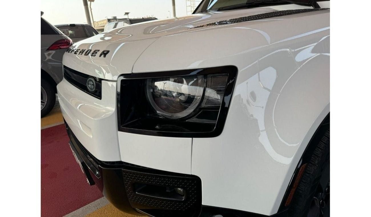 لاند روفر ديفندر 2023 Land Rover Defender 130-P400- X Dynamic 3.0L