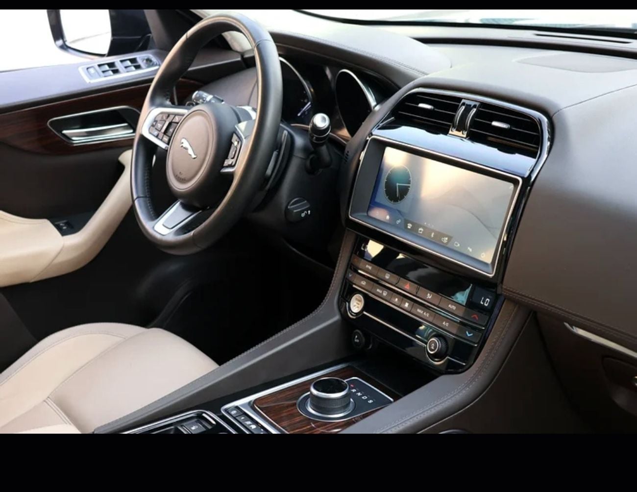 Jaguar F-PACE 25T