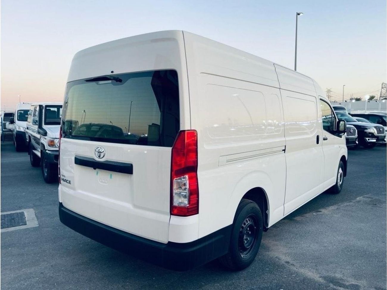 Toyota Hiace TOYOTA HIACE 3.5L V6 CARGO VAN HIGHROOF 2025
