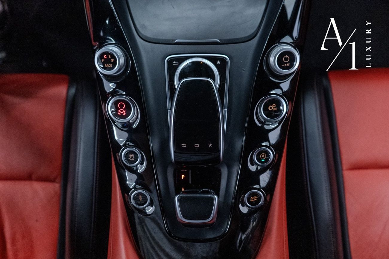 Mercedes-Benz AMG GT S 2015 Mercedes AMG GTS, V8 Biturbo, Excellent Condition, GCC Spec