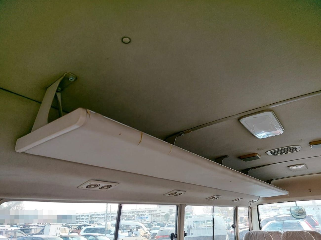 Toyota Coaster TOYOTA COASTER BUS RHD 1996 MODEL 4.1 L DIESEL AUTOMATIC(PM04049)