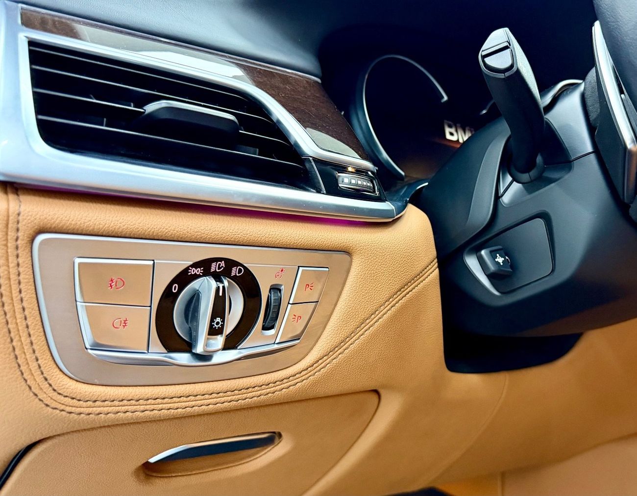 BMW 740Li Exclusive 3.0L (335 HP)