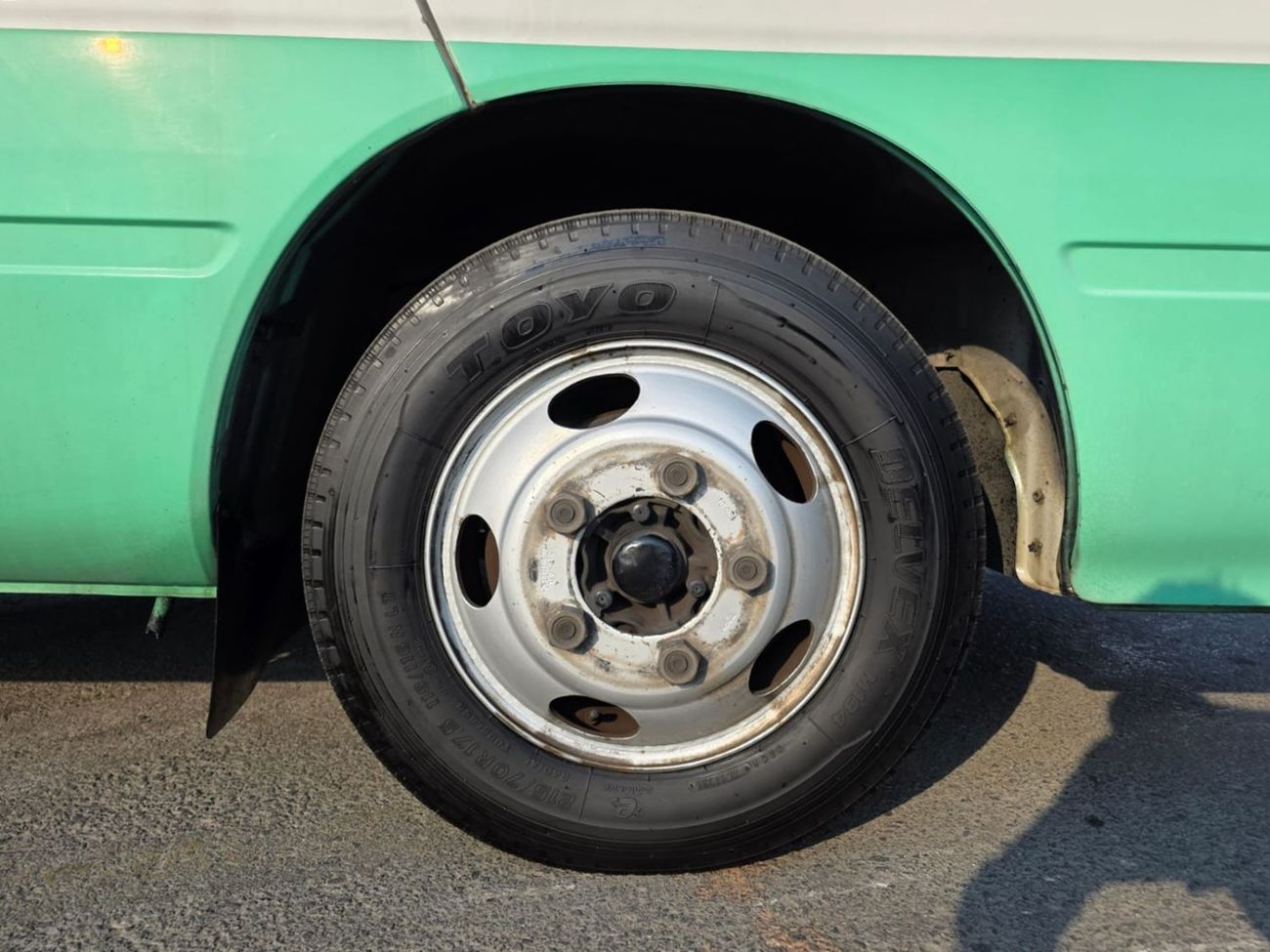 Toyota Coaster TOYOTA COASTER BUS RHD 2003 MODEL 4.2 L DIESEL AUTOMATIC(PM12173)