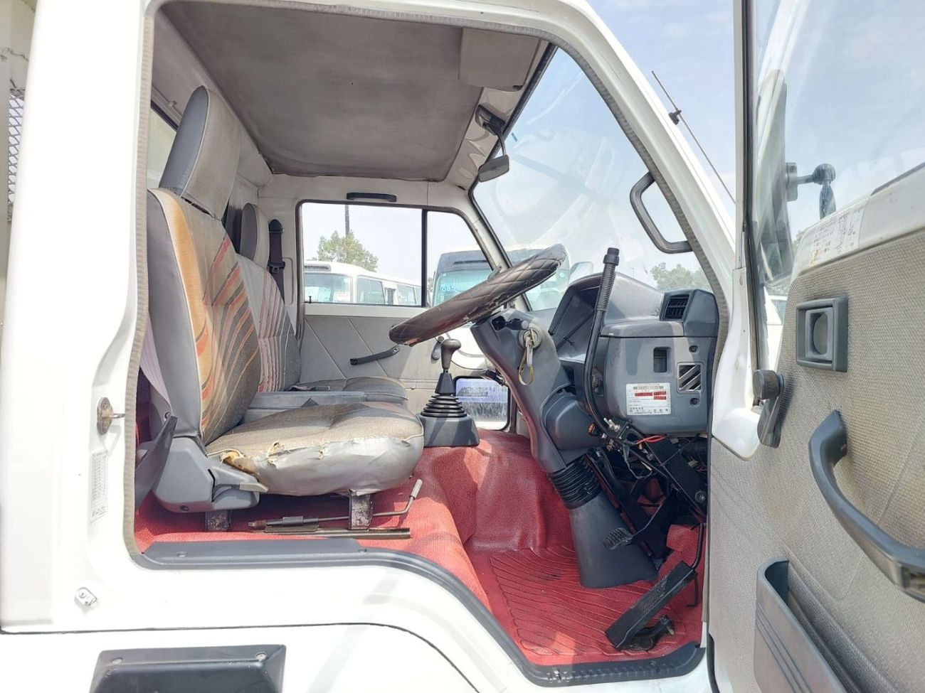 ميتسوبيشي فايتر (RAMADAN OFFER) MITSUBISHI FIGHTER TRUCK RHD 1989 MODEL 6.5 L DIESEL MANUAL(PM30989)