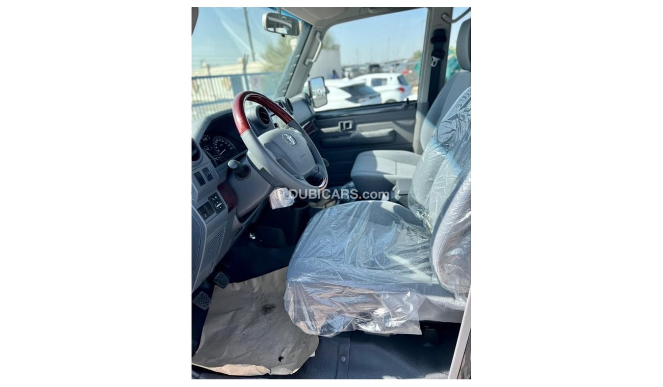 تويوتا لاند كروزر بيك آب VDJ79 4.5L V8 Full option