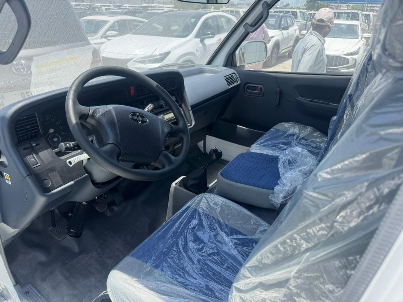 Jincheng Hiace MINIBUS 2.2L PETROL MANUAL PASSENGER || 2.2L PETROL M/T FABRIC SEATS(CODE#JJP)