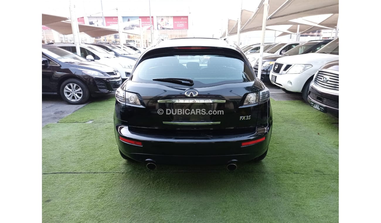 Infiniti FX35 2006 Gulf model, leather hatch, cruise control, sensor wheels, in excellent condition