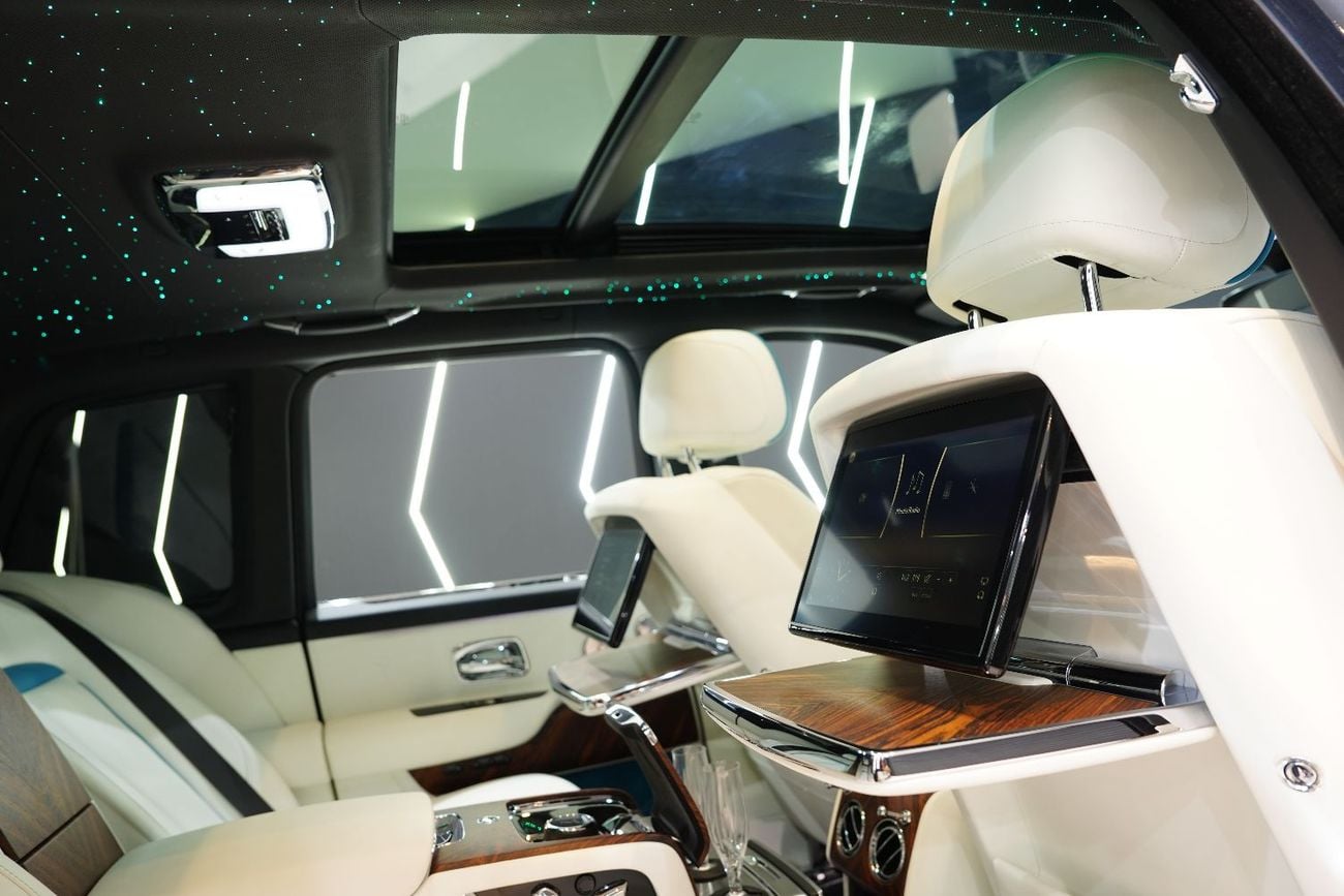 Rolls Royce Cullinan STANDARD VIP Seats w/ Entertainment Screens, Bespoke Audio, Panoramic Roof w/ Starlight!!