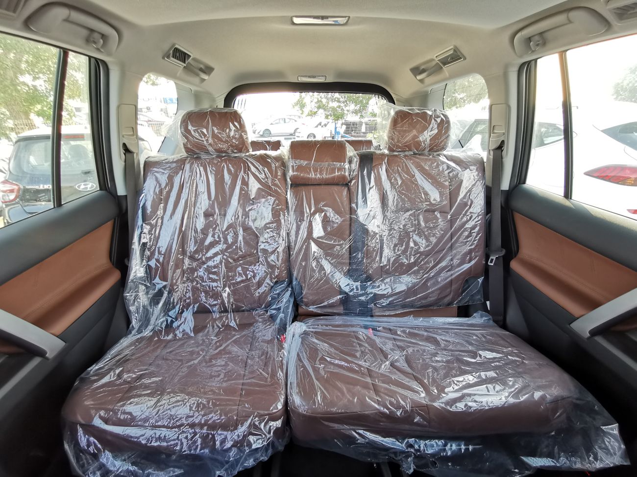 Toyota Prado 2.7L PETROL, 18" RIMS, DVD + CAMERA, POWER SEATS, SUNROOF, COOL BOX (CODE # TPB2020)