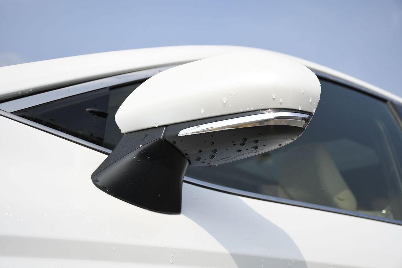 تويوتا كامري 2.5L LE HEV With Panoramic (Ready Stock)