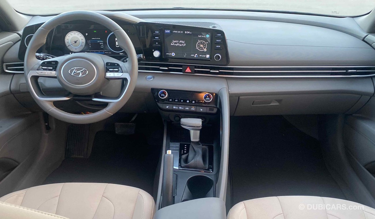 Hyundai Elantra full option GCC