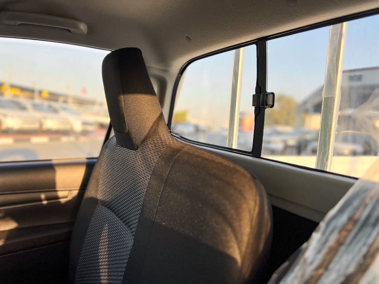 Toyota Hilux EXPORT PRICE - TOYOTA HILUX SC DLX 2.4L DSL