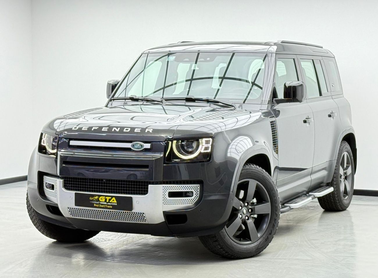 Land Rover Defender P300 110 2.0L (5 Seater) 2024 Land Rover Defender 110 SE P300, 2026 LR Warranty, 2029 LR Service Pac