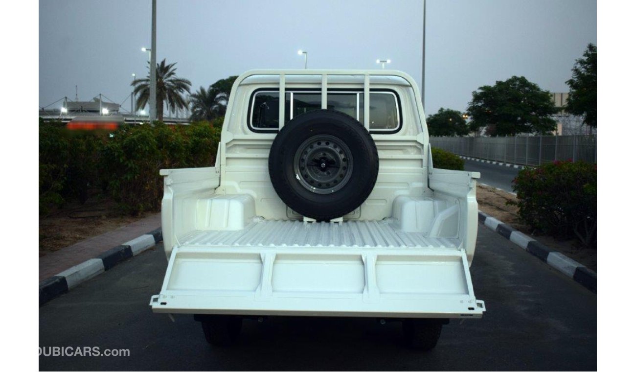 تويوتا لاند كروزر بيك آب 79 DOUBLE CAB V8 4.5L TURBO DIESEL 4WD MANUAL TRANSMISSION