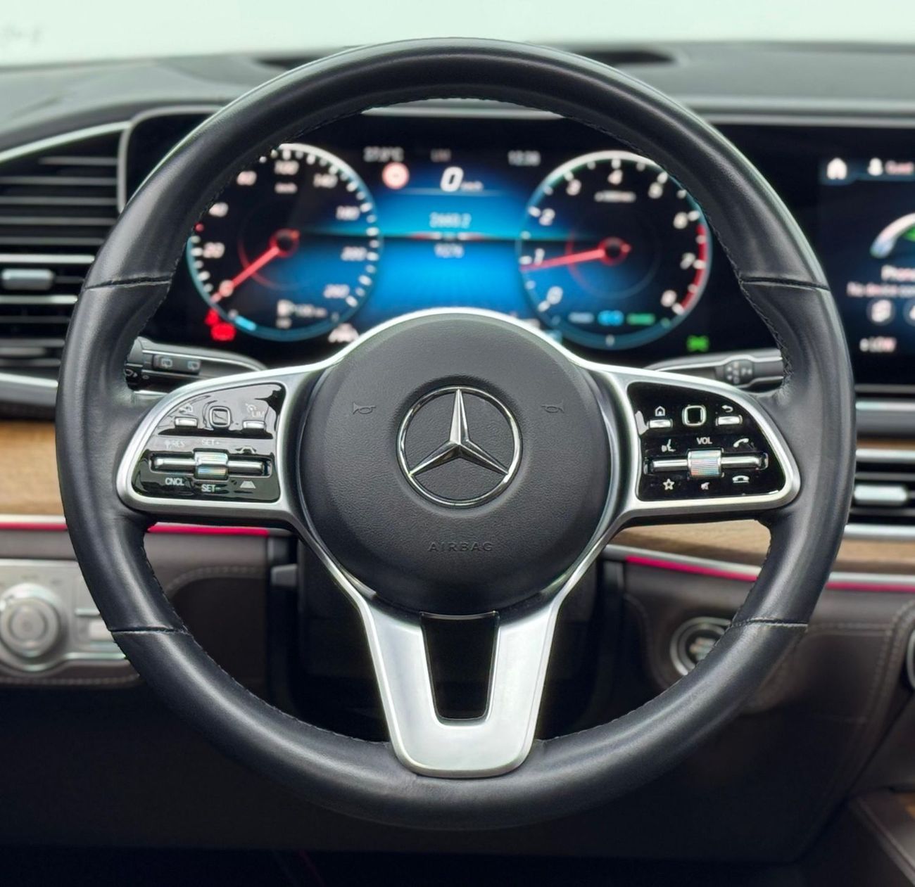 مرسيدس بنز GLE 450 4MATIC 2023 Mercedes Benz GLE450 AMG 4MATIC, 2028 MB Warranty, 2027 MB Service Pack, Very Low Km, GC