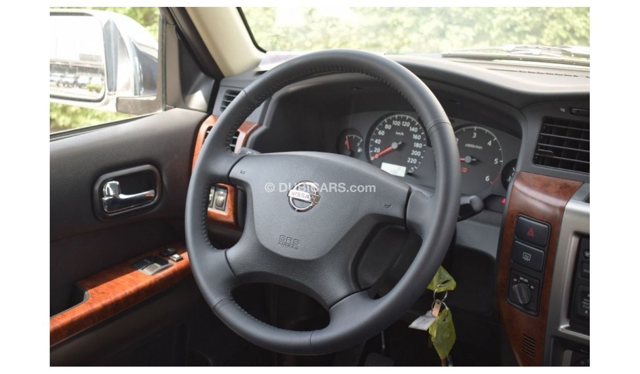 نيسان باترول سفاري Nissan patrol Safari Manual Transmission Gcc Full Option