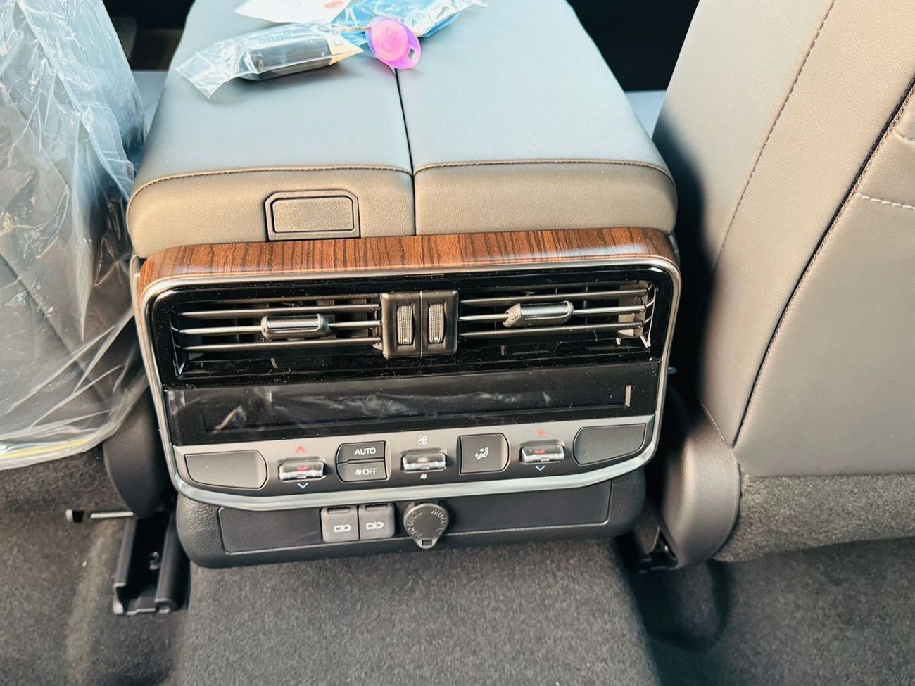 Toyota Land Cruiser TOYOTA LC 300 VX 3.5L PTR GCC A/T F/O BLACK 2025