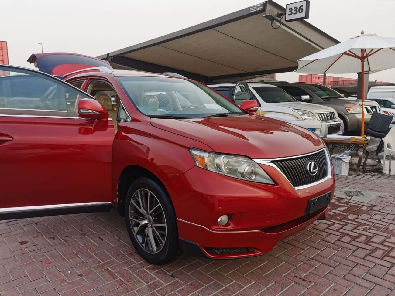 لكزس RX 350 بريمير بحالة ممتازة من الداخل و الخارج