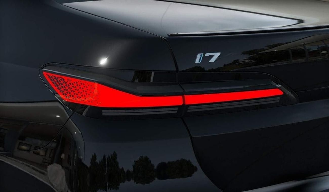 BMW i7 M70e 105.7kWh Auto xDrive RIGHT HAND DRIVE