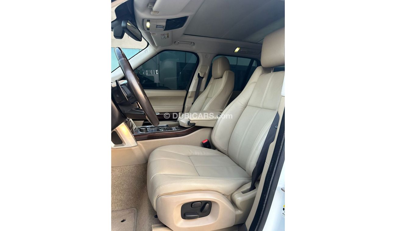 Land Rover Range Rover Range Rover Vogue 2013 V8   Price : 78.000 dirhams  mileage : 162.000 km  Gulf specifications Beige