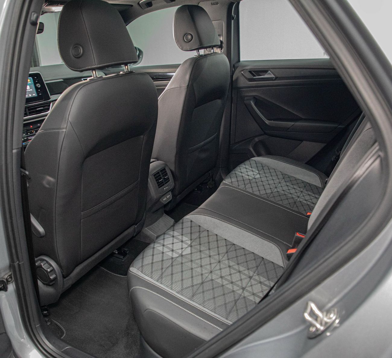 Volkswagen T ROC R-line 1.4L 1,450x60 • 20% DP • VW T-Roc R- Line 1.4 150 BHP • VW Warranty/Service • GCC