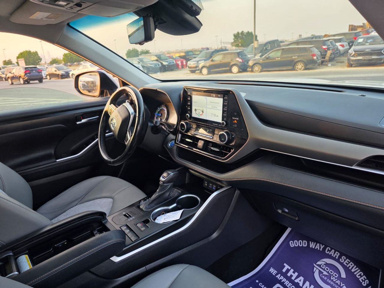 Toyota Highlander 2.5 Hybrid ( Bronze Edition) Sunroof, Push button, Trunk automatic and with spacial interior leather