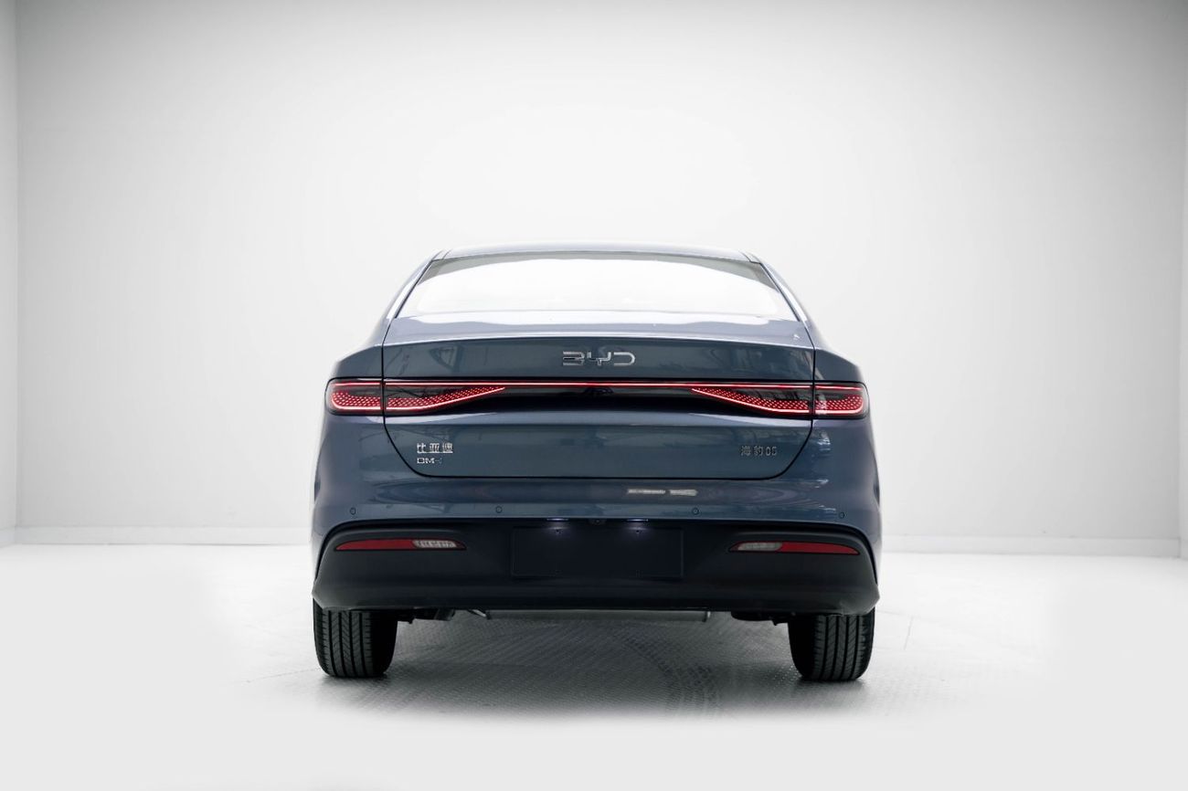 BYD Seal 05 DM-i Luxury 1.5L - Plug-In Hybrid - Atlantis Grey Inside White | Export Only