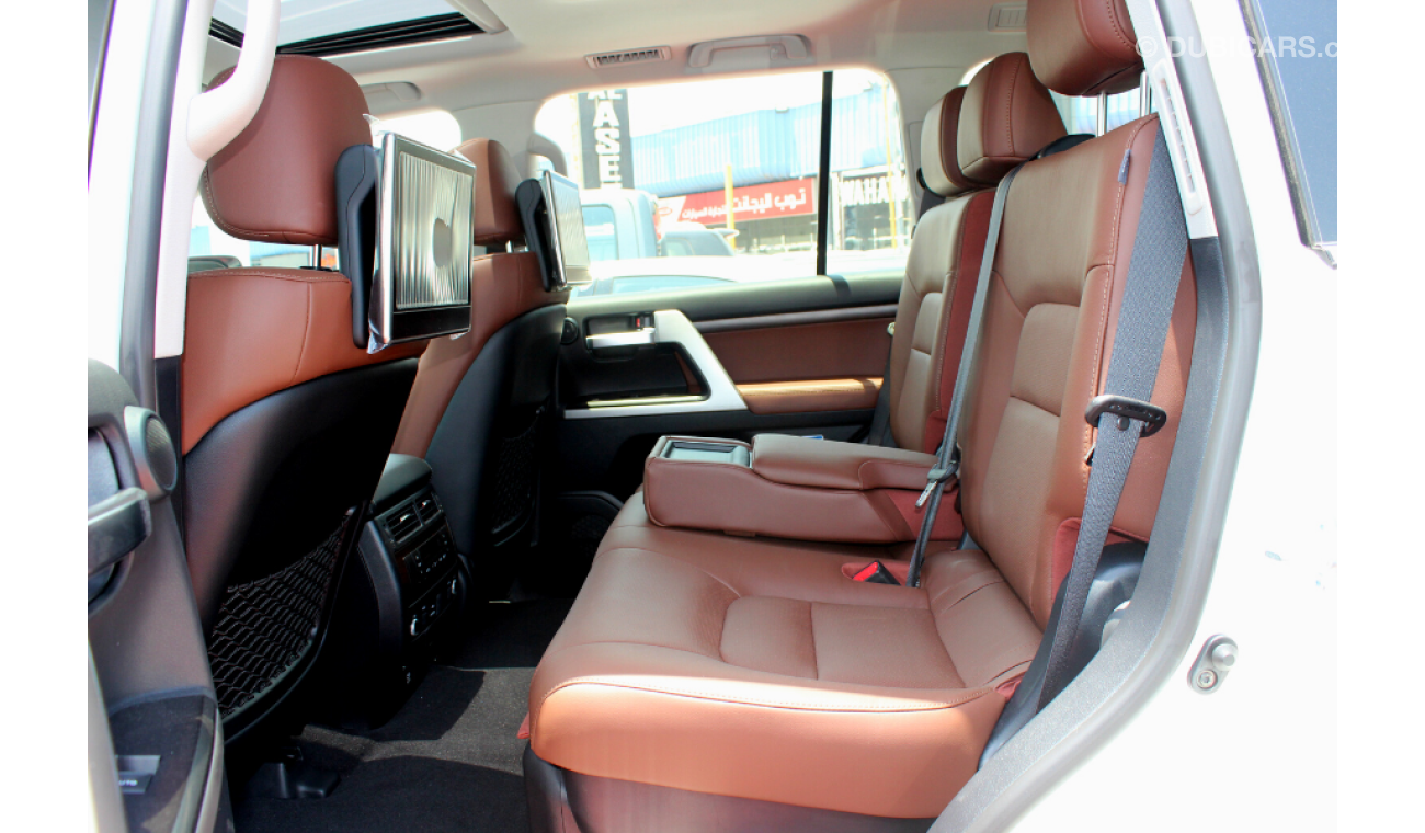 Toyota Land Cruiser (2021) VXE V8 5.7, GCC