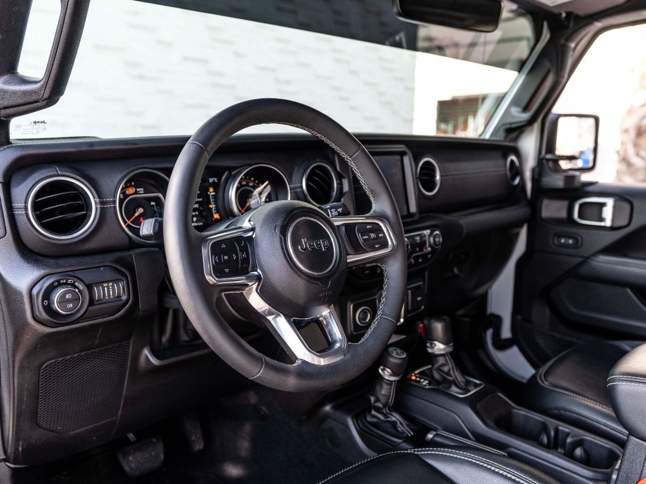 Jeep Wrangler Sahara 3.6L A/T (5 Seater)