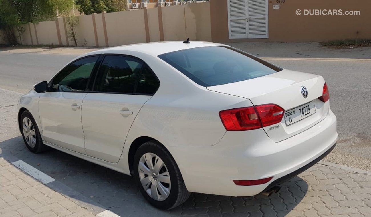 فولكس واجن جيتا 2012 .108000km only. Condition is as like new