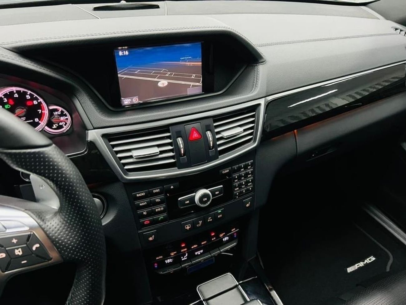 Mercedes-Benz E 63 AMG Std 5.5L