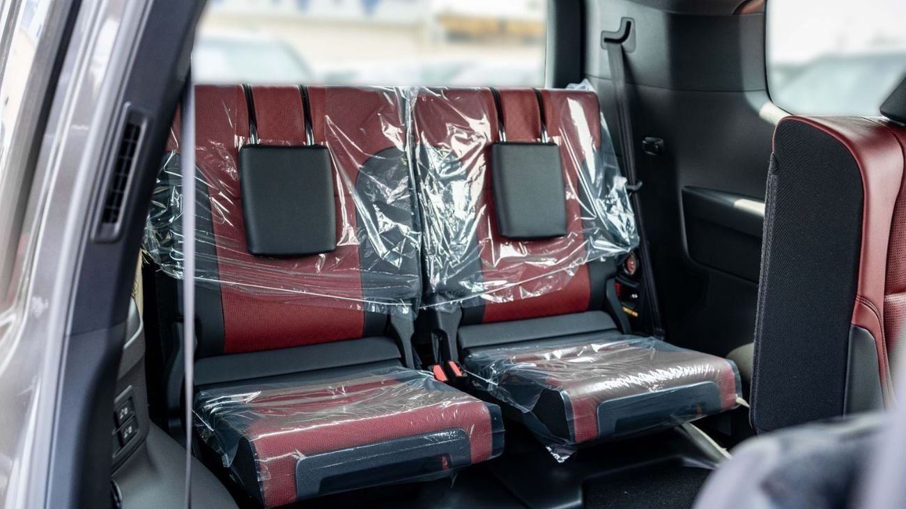 تويوتا لاند كروزر 2025 Toyota Land Cruiser VXR 3.5L AT Hybrid (Black-Red)