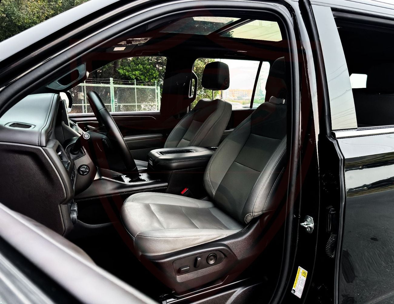 Chevrolet Suburban LT 5.3L 4WD Chevrolet Suburban | 5.3 L | 2023 | GCC | Original Paint | Accident-Free | In Excellent