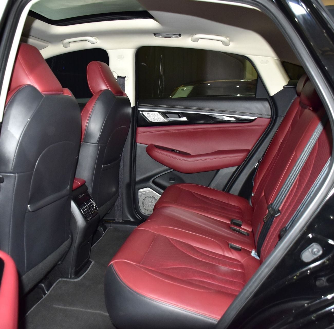 تشنجان CS85 EXCELLENT DEAL for our Changan CS85 360T ( 2023 Model ) in Black Color GCC Specs