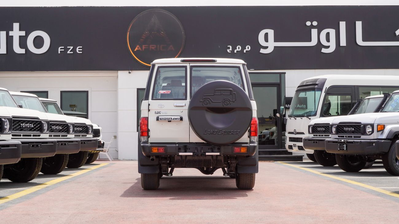تويوتا لاند كروزر 70 LX 4.0 L V6