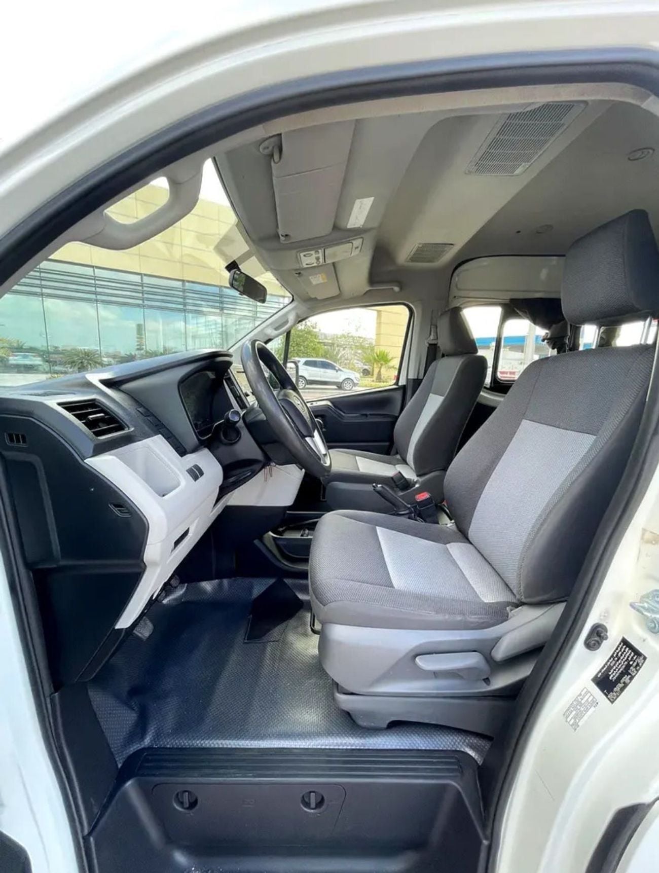 تويوتا هاياس GL Toyota Hiace 2021Model 3.5L V6 petrol Engine Colour White Transmission Manual Interior grey  Key