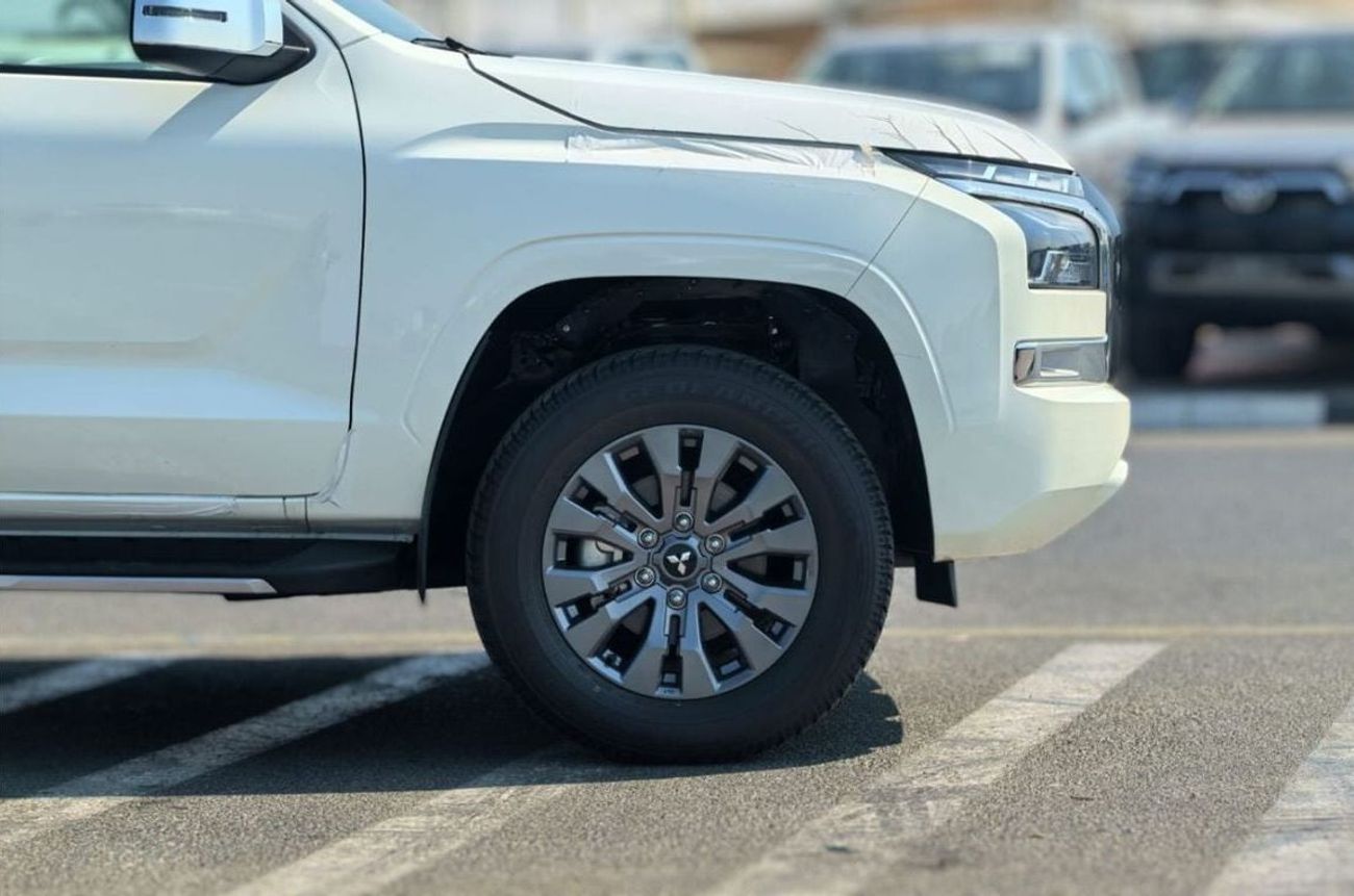 ميتسوبيشي L200 Sportero 2.4L DSL DC 4WD 6AT Chrome Edition