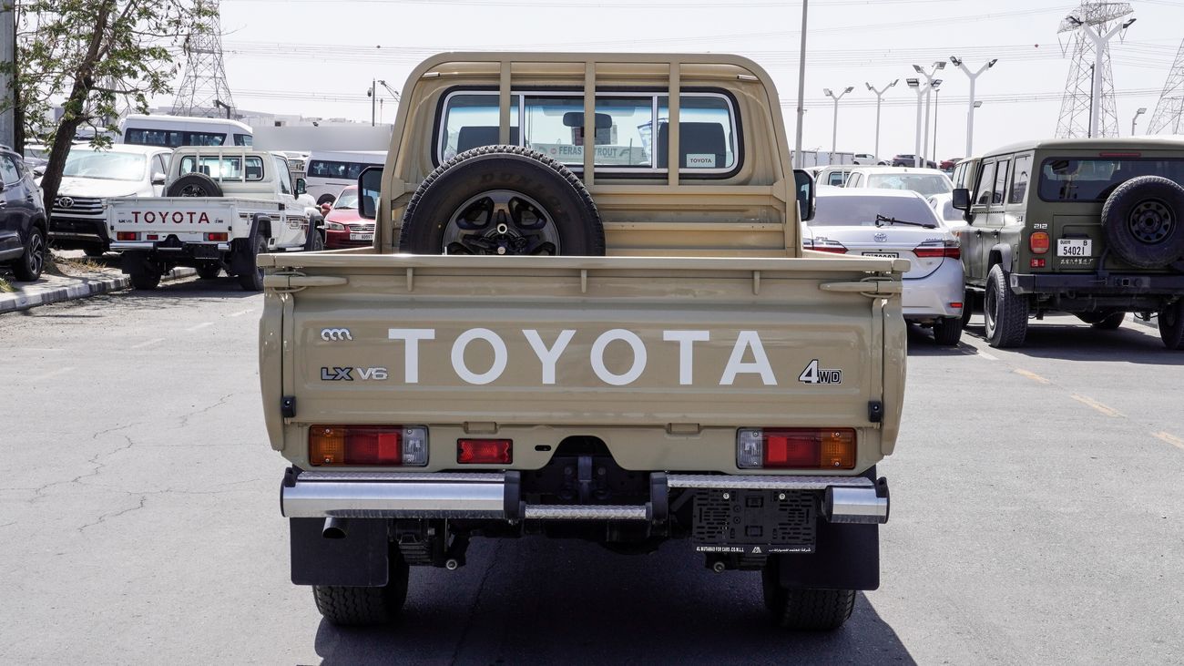 تويوتا لاند كروزر بيك آب LX 4.0 L V6