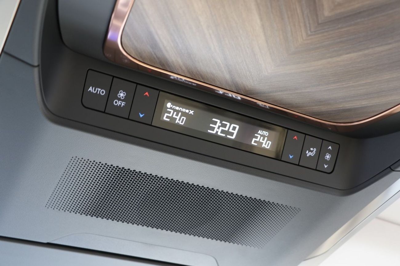 Lexus LM 350h 2024 Lexus LM350 Hybrid 7 seater