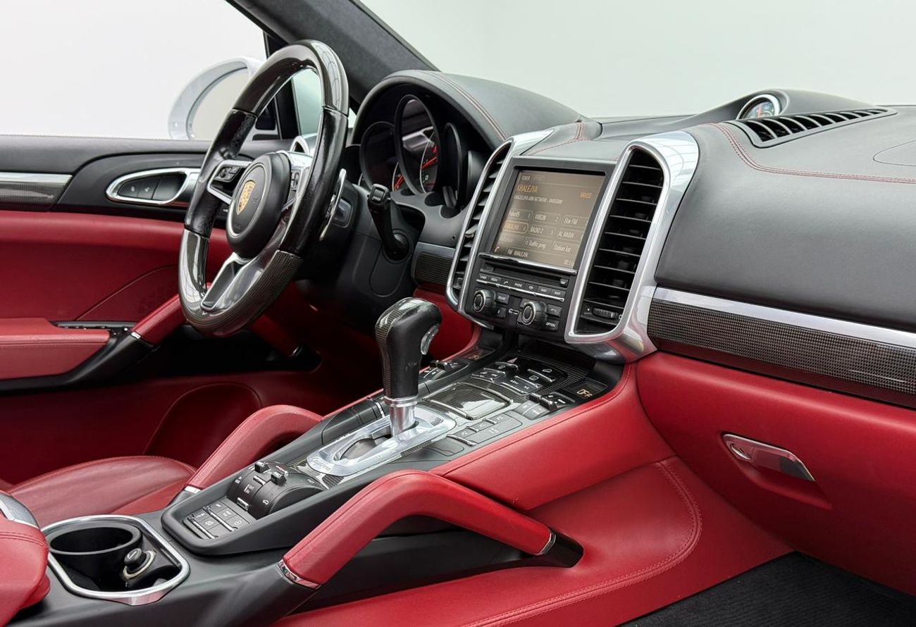 Porsche Cayenne GTS 3.6L 2016 Porsche Cayenne GTS, Carbon Fiber Interior, Fully Loaded, Excellent Condition, GCC