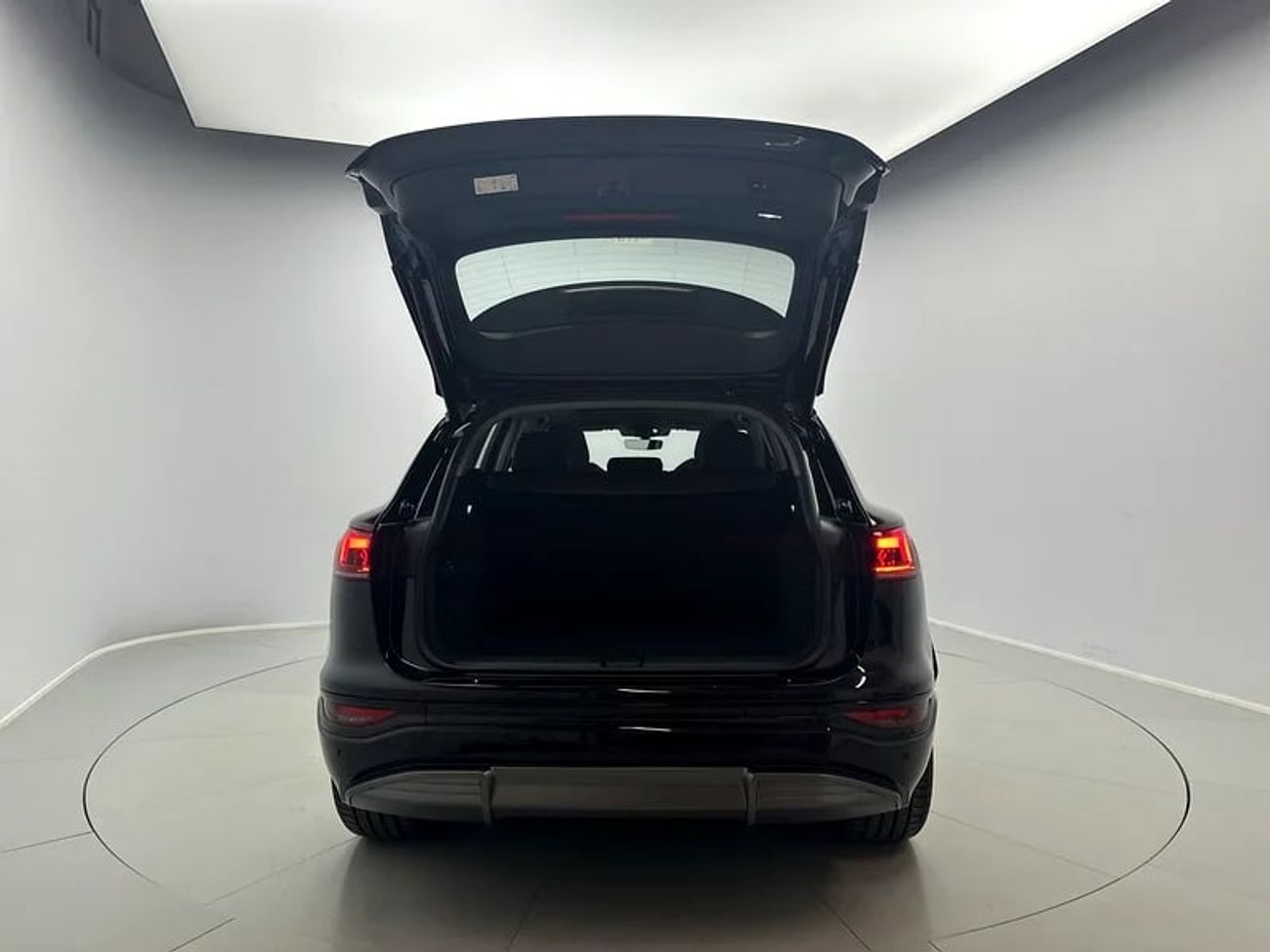 Audi etron Q6 SUV quattro 387hp (Ref# 012607)