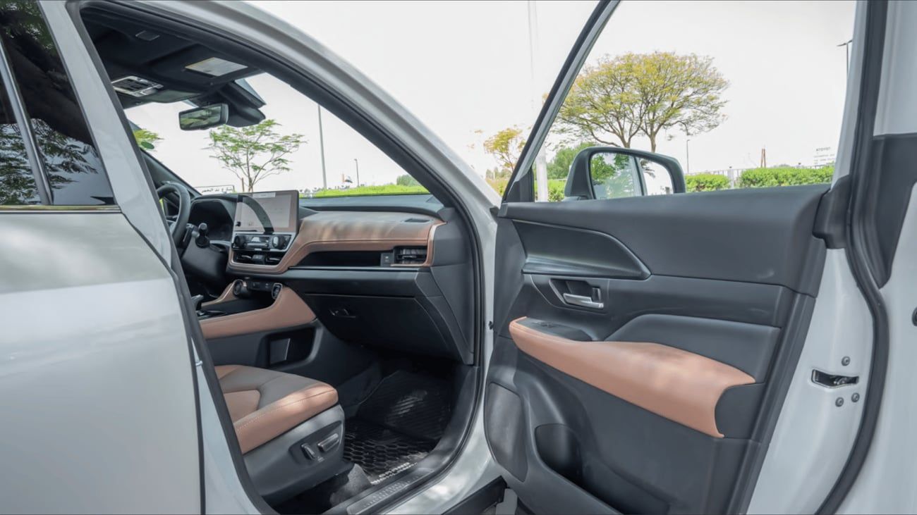 Toyota Grand Highlander GRAND HIGHLANDER PLATINUM HybridMax Full Option 2026